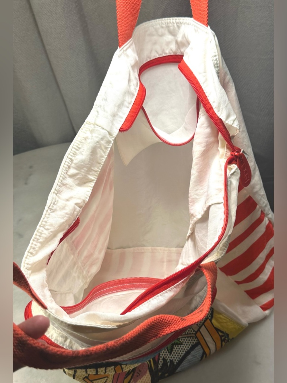 TOUS Pop-Art Holiday Beach Tote - White, Red, Yellow, Blue, Pink, Green Canvas - Picture 12 of 16